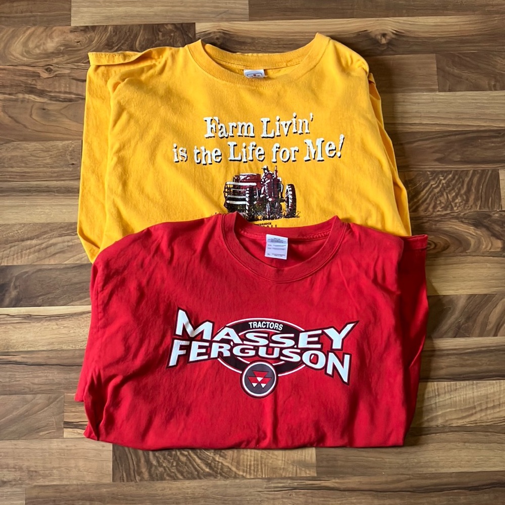 Bundle of 2 Men’s Tractor Tee Shirts, Size XL